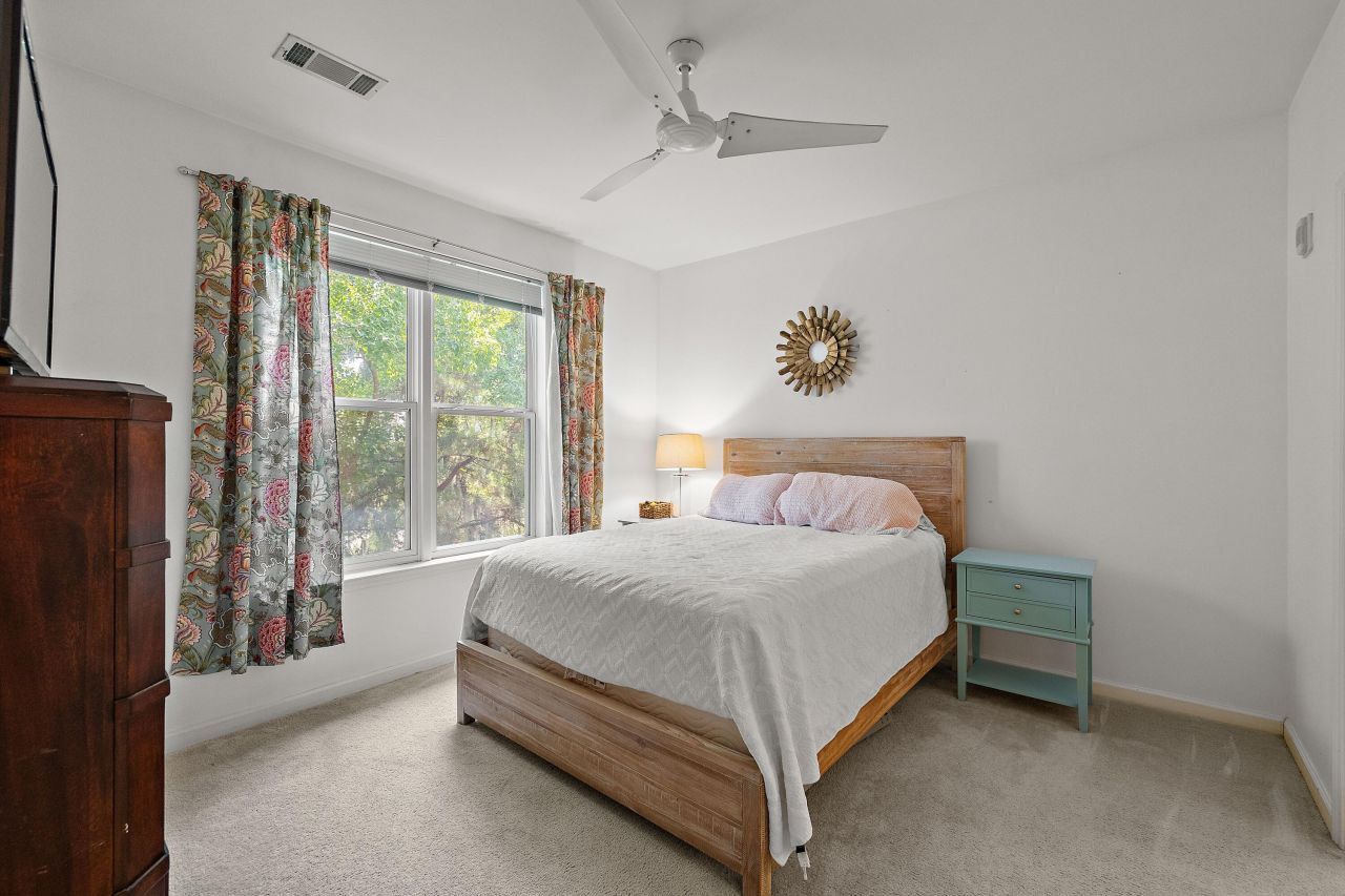 100 Bucksley Lane Photo 11