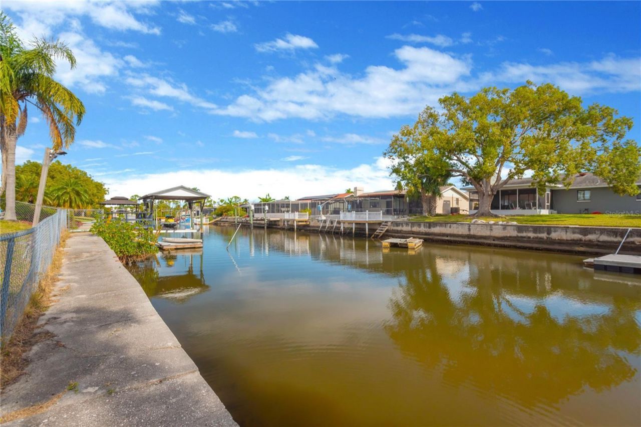 9840 San Sebastian Way, Port Richey, FL 34668 Photo