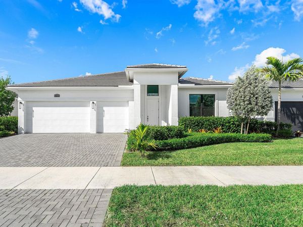 9214 SW Esule Way, Port St. Lucie, FL 34987