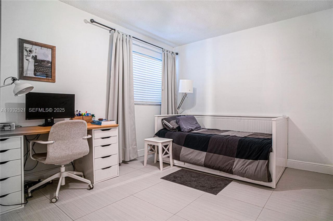 6801 Harding Ave , Unit 301, Miami Beach, FL 33141 Photo
