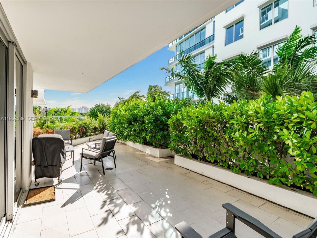 9261 E Bay Harbor Dr, Unit 305, Bay Harbor Islands, FL 33154 Photo