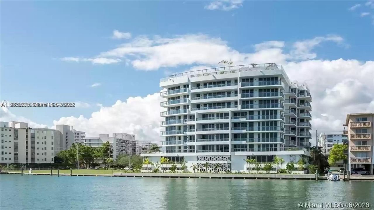 9261 E Bay Harbor Dr, Unit 305, Bay Harbor Islands, FL 33154 Photo