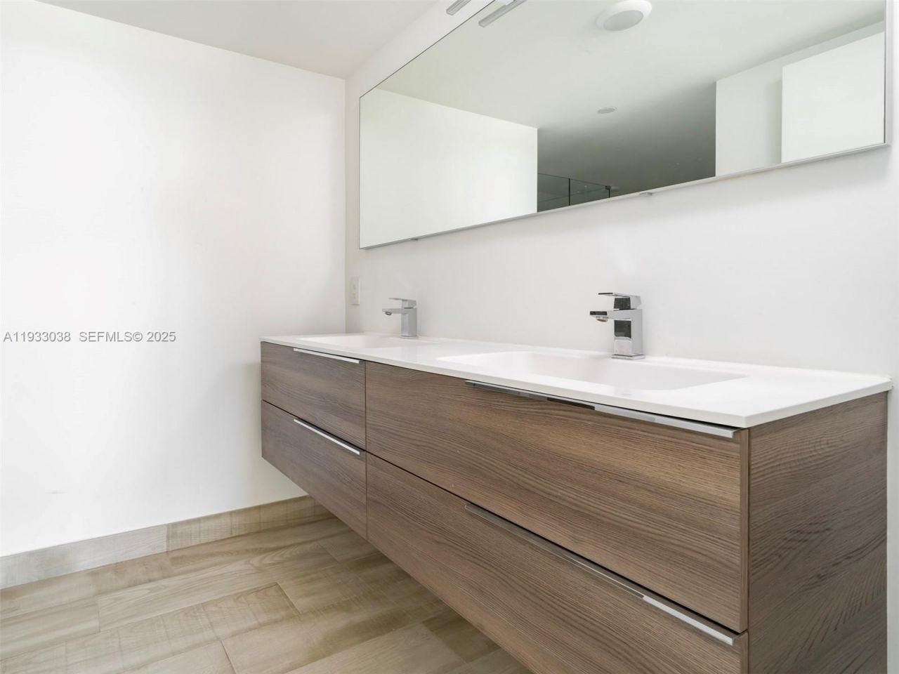 9261 E Bay Harbor Dr, Unit 305, Bay Harbor Islands, FL 33154 Photo