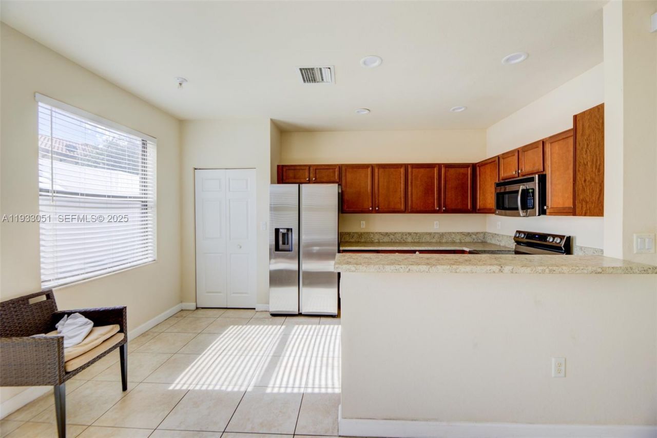 3316 W 91st Ter, Hialeah, FL 33018 Photo