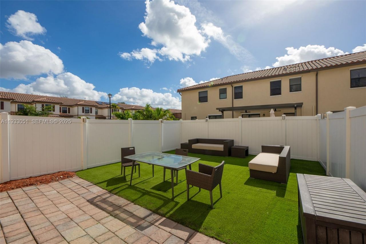 3316 W 91st Ter, Hialeah, FL 33018 Photo