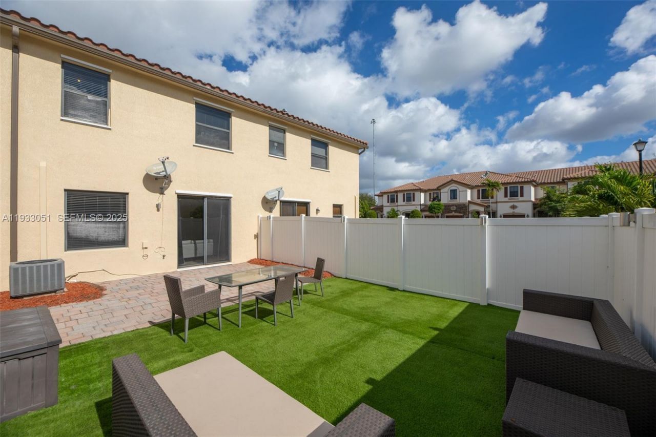 3316 W 91st Ter, Hialeah, FL 33018 Photo