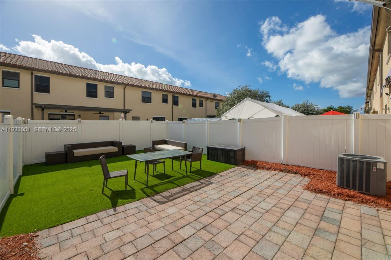 3316 W 91st Ter, Hialeah, FL 33018 Photo