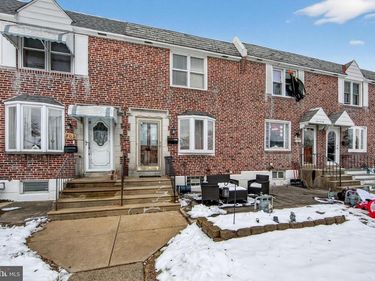 704 CRESCENT DRIVE, GLENOLDEN, PA 19036