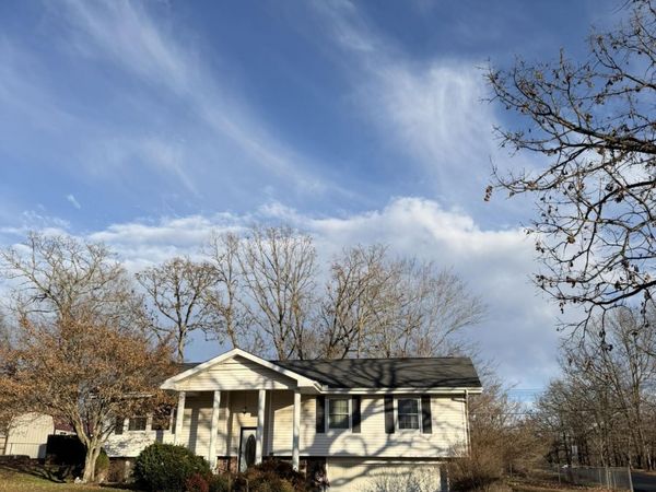 2702 Paula Drive Drive, West Plains, MO 65775