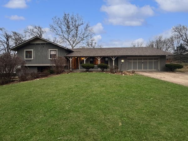 2118 S Catalina Avenue, Springfield, MO 65804