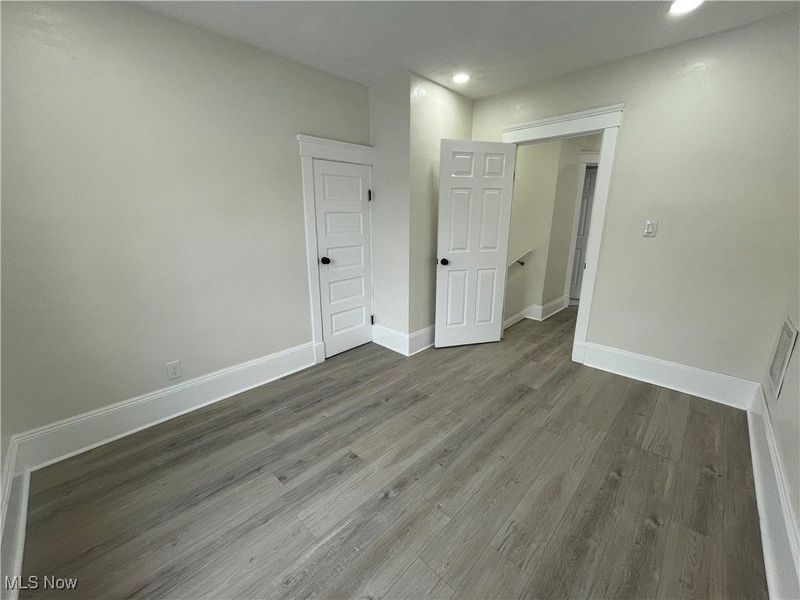 9703 Elwell Avenue, Cleveland, OH 44104 Photo 25