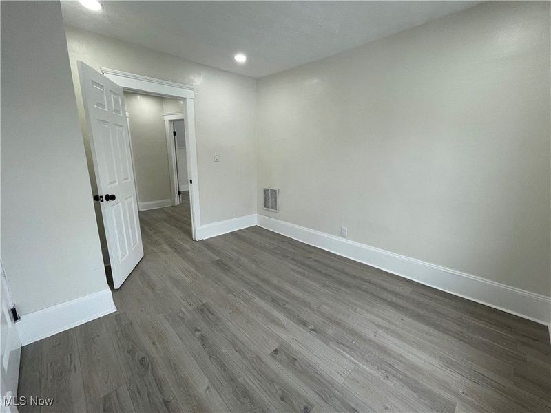 9703 Elwell Avenue, Cleveland, OH 44104 Photo 26