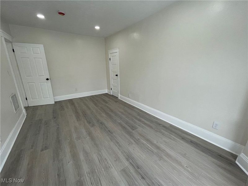 9703 Elwell Avenue, Cleveland, OH 44104 Photo 27