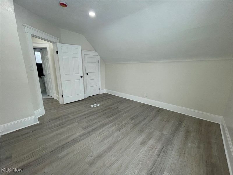 9703 Elwell Avenue, Cleveland, OH 44104 Photo 31