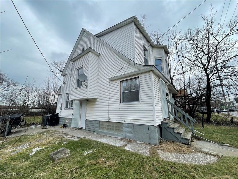 9703 Elwell Avenue, Cleveland, OH 44104 Photo 4