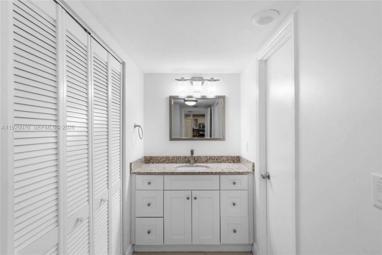 9273 Collins Ave, Unit 408, Surfside, FL 33154 Photo