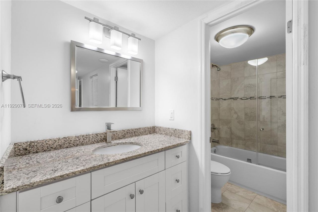 9273 Collins Ave, Unit 408, Surfside, FL 33154 Photo
