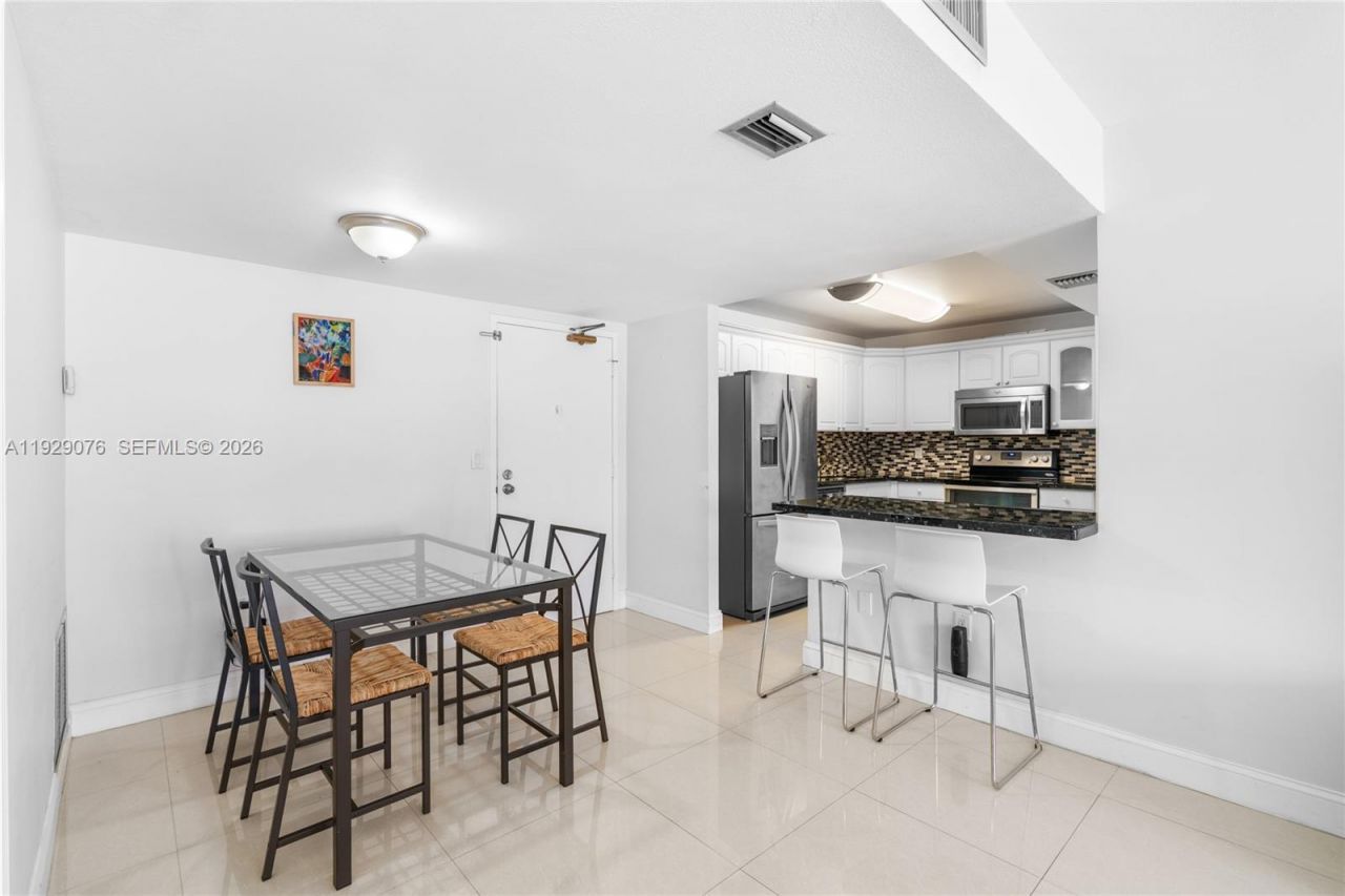 9273 Collins Ave, Unit 408, Surfside, FL 33154 Photo