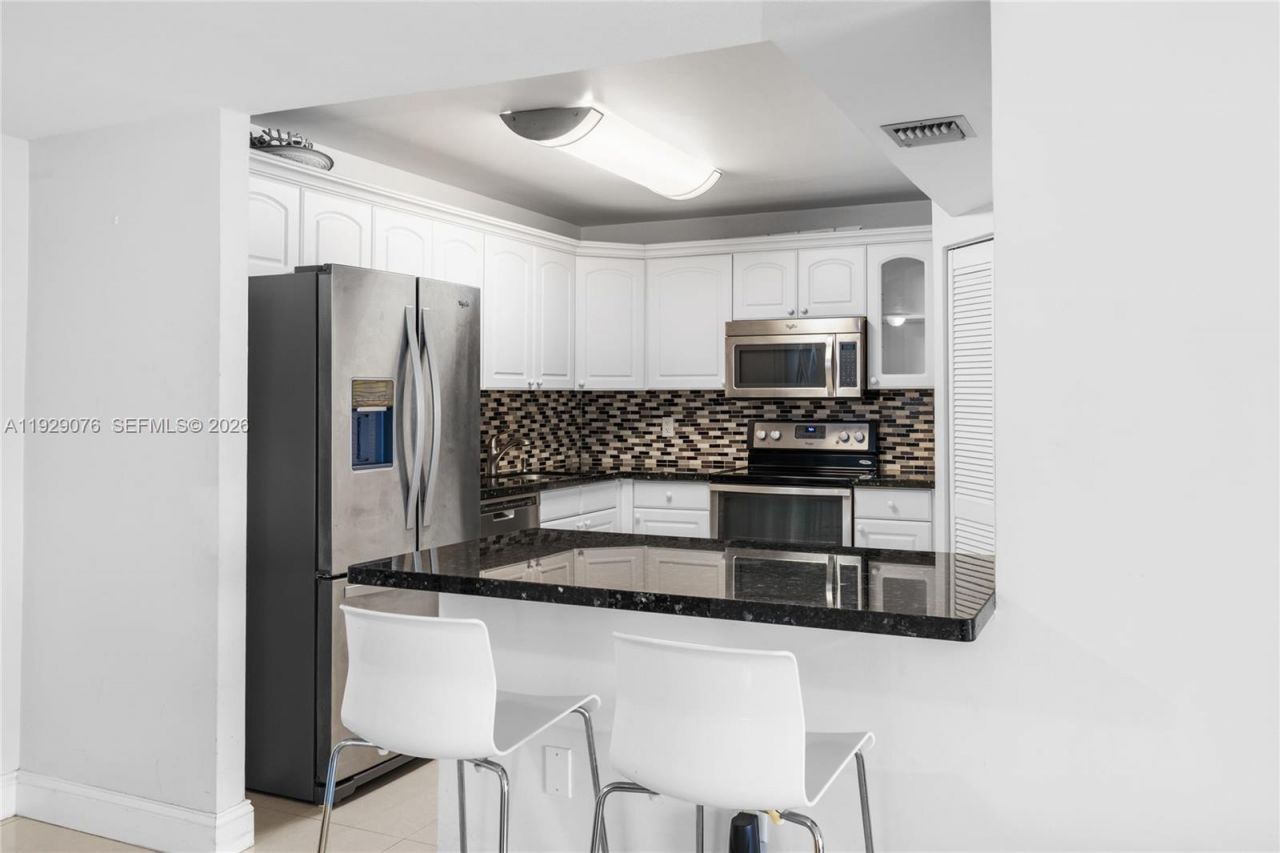 9273 Collins Ave, Unit 408, Surfside, FL 33154 Photo