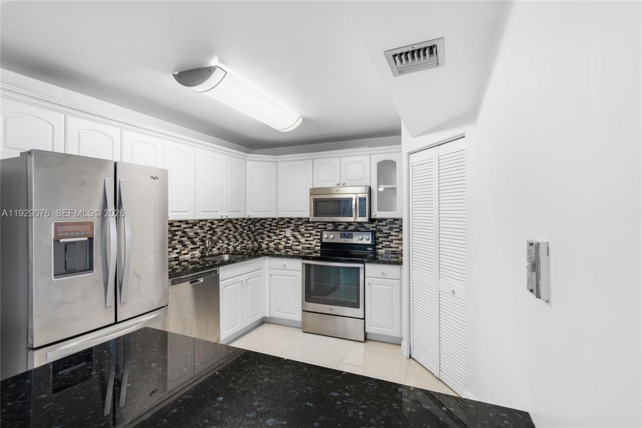9273 Collins Ave, Unit 408, Surfside, FL 33154 Photo