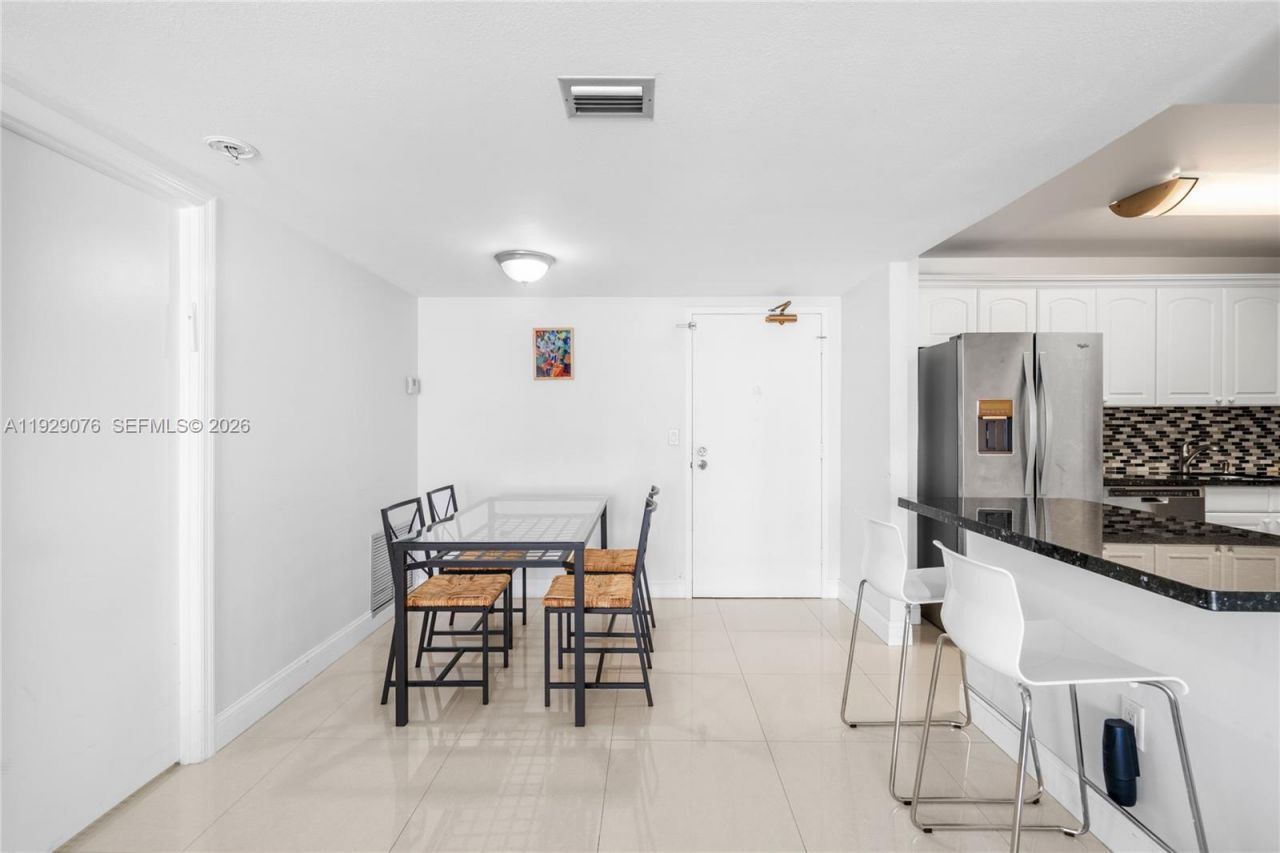 9273 Collins Ave, Unit 408, Surfside, FL 33154 Photo