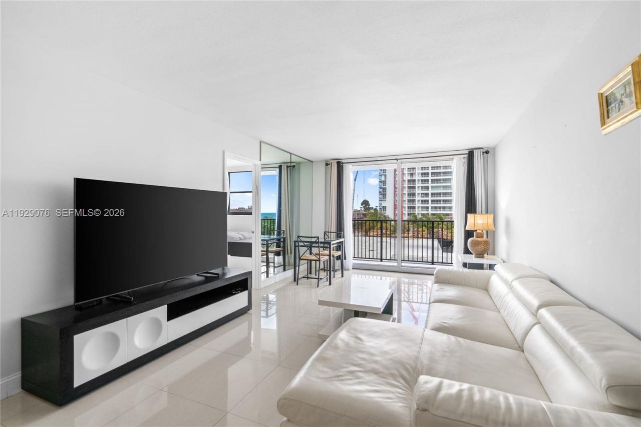 9273 Collins Ave, Unit 408, Surfside, FL 33154 Photo