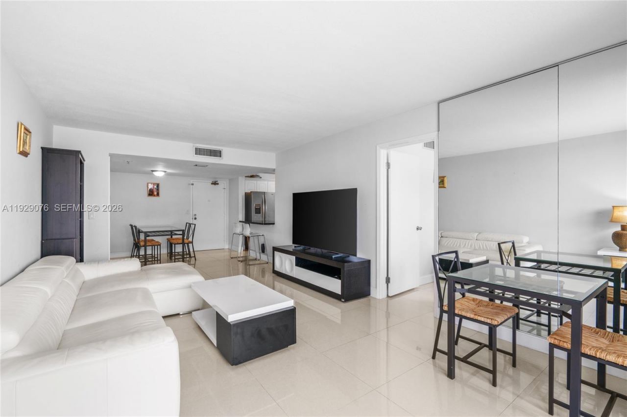 9273 Collins Ave, Unit 408, Surfside, FL 33154 Photo
