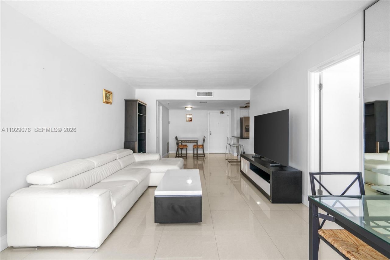 9273 Collins Ave, Unit 408, Surfside, FL 33154 Photo
