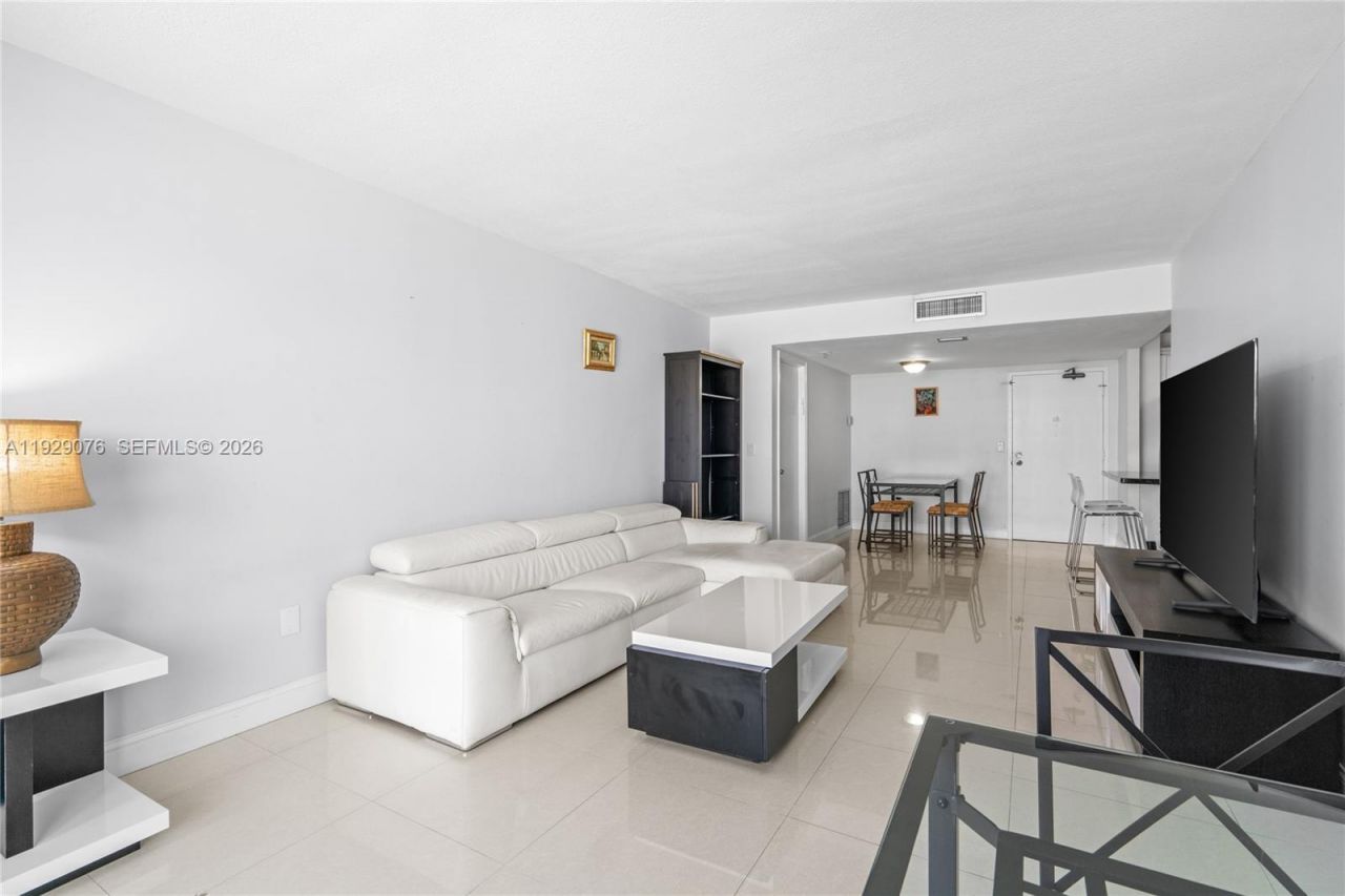 9273 Collins Ave, Unit 408, Surfside, FL 33154 Photo