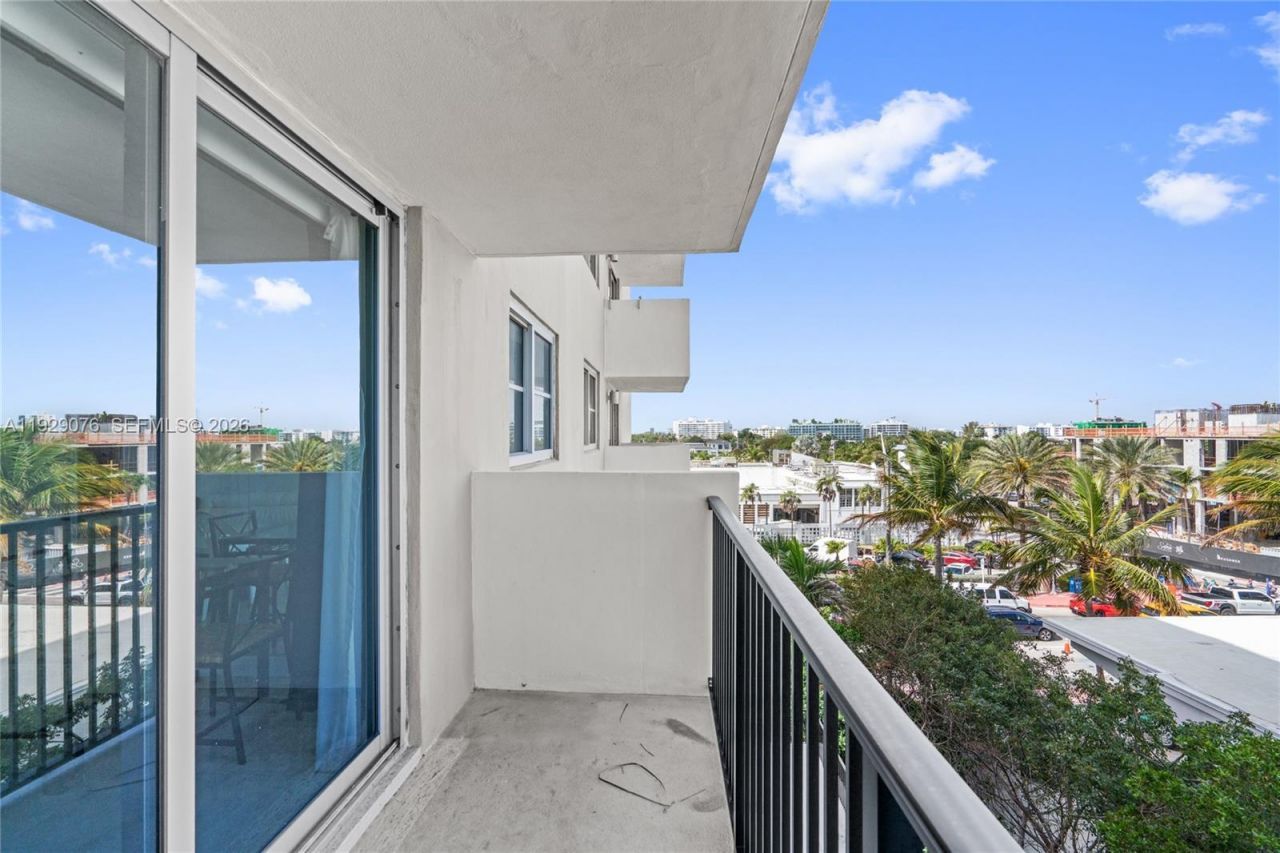 9273 Collins Ave, Unit 408, Surfside, FL 33154 Photo