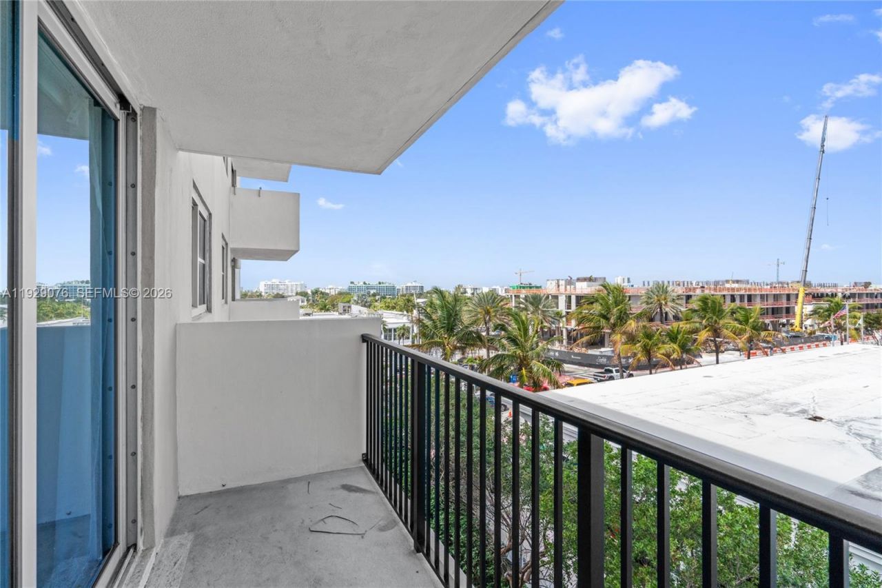 9273 Collins Ave, Unit 408, Surfside, FL 33154 Photo