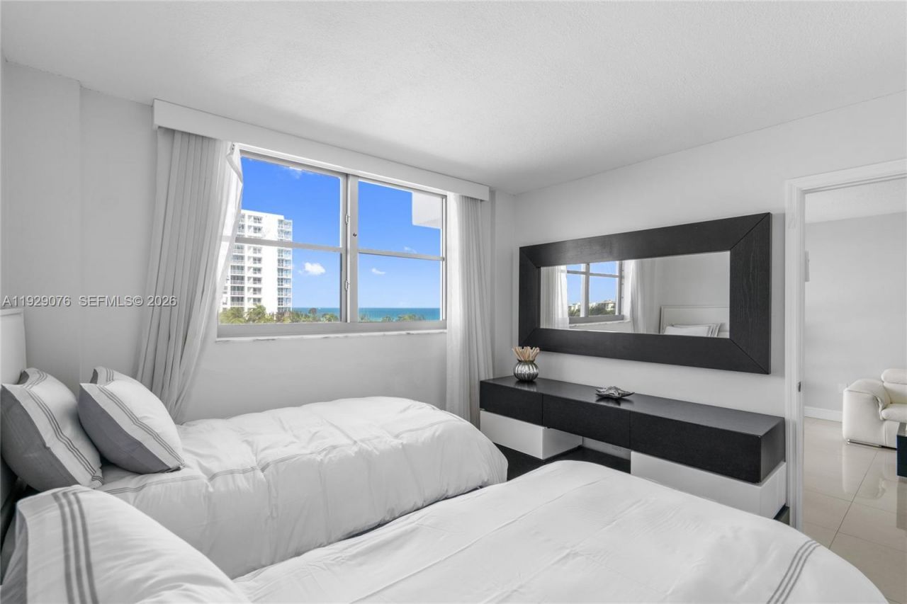 9273 Collins Ave, Unit 408, Surfside, FL 33154 Photo