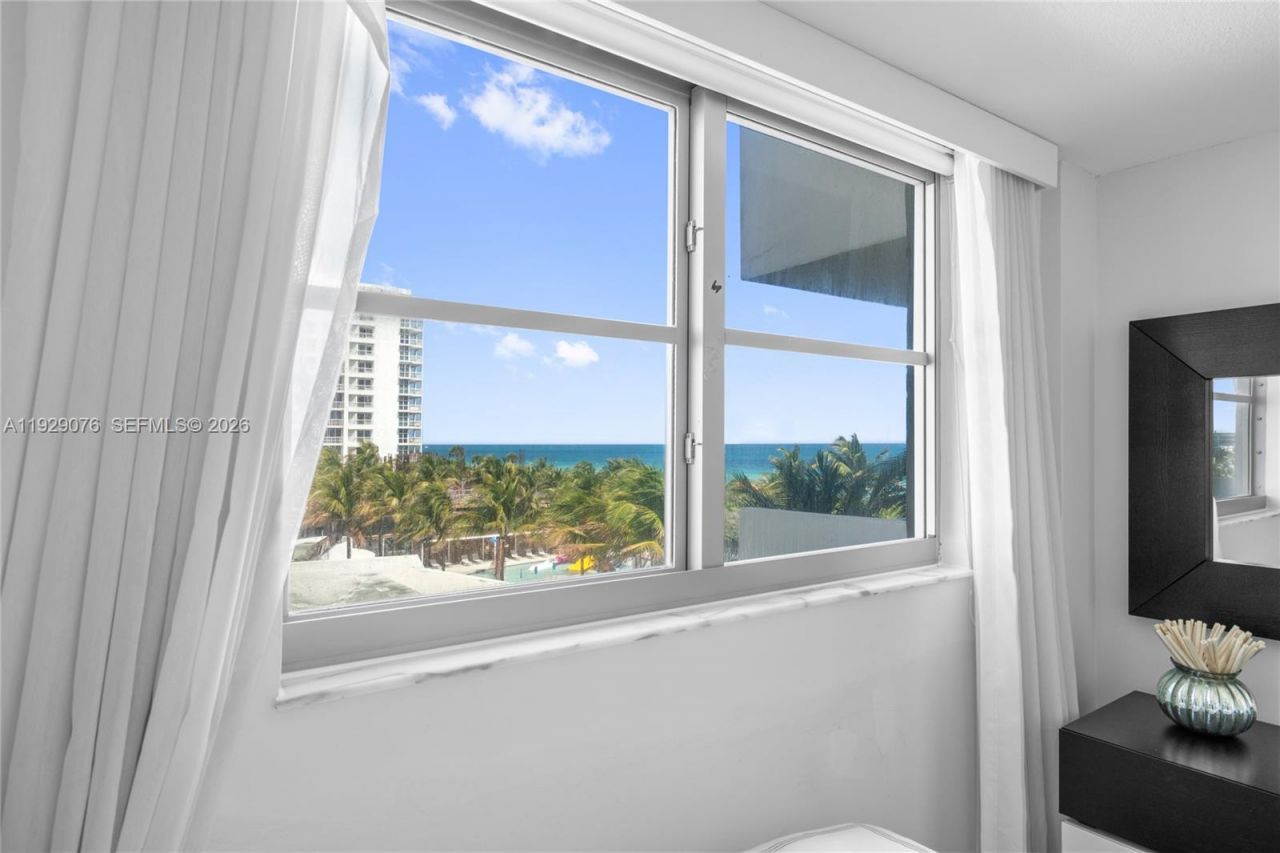 9273 Collins Ave, Unit 408, Surfside, FL 33154 Photo
