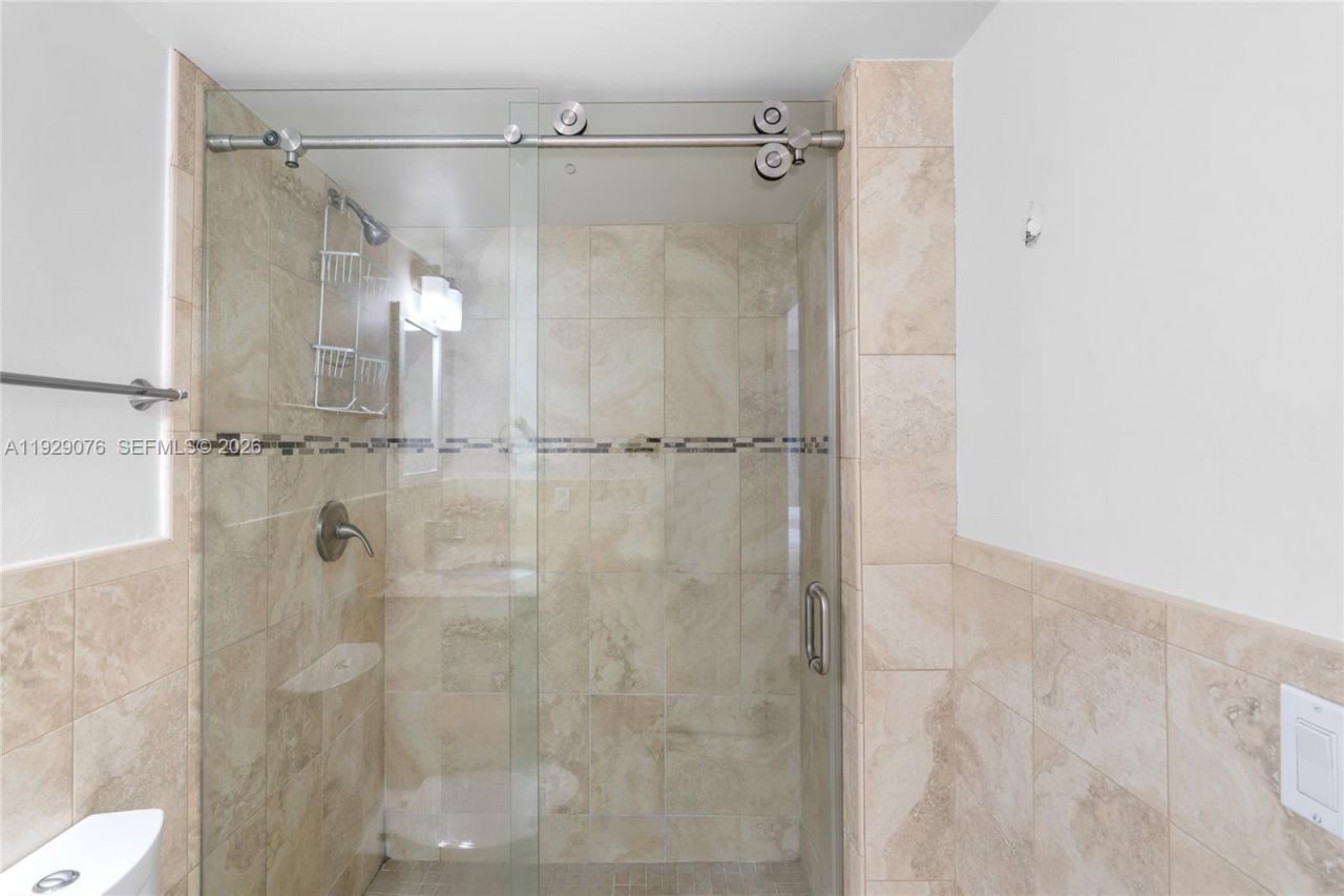 9273 Collins Ave, Unit 408, Surfside, FL 33154 Photo