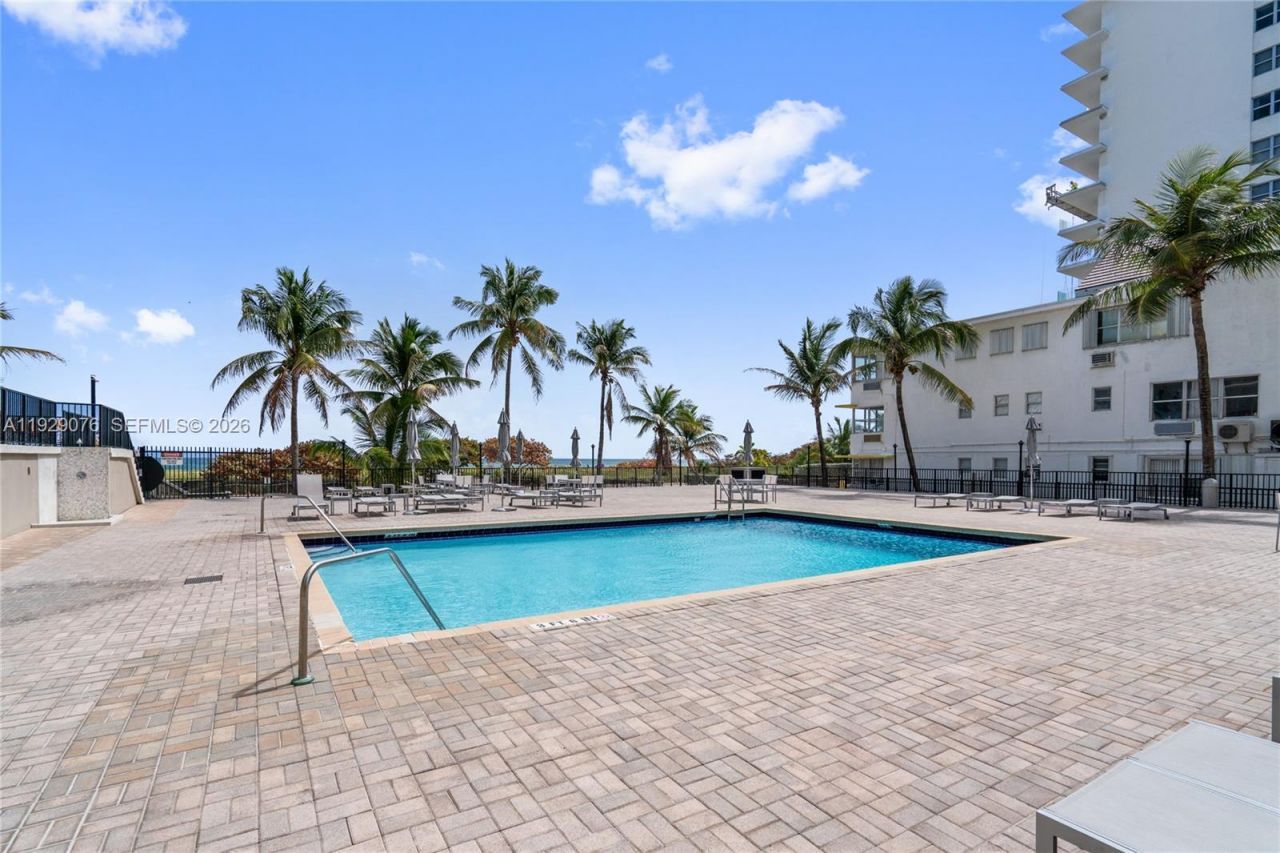 9273 Collins Ave, Unit 408, Surfside, FL 33154 Photo