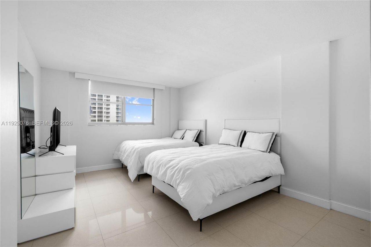 9273 Collins Ave, Unit 408, Surfside, FL 33154 Photo