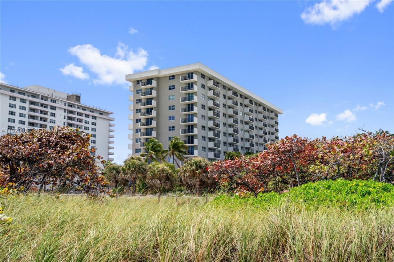 9273 Collins Ave, Unit 408, Surfside, FL 33154 Photo