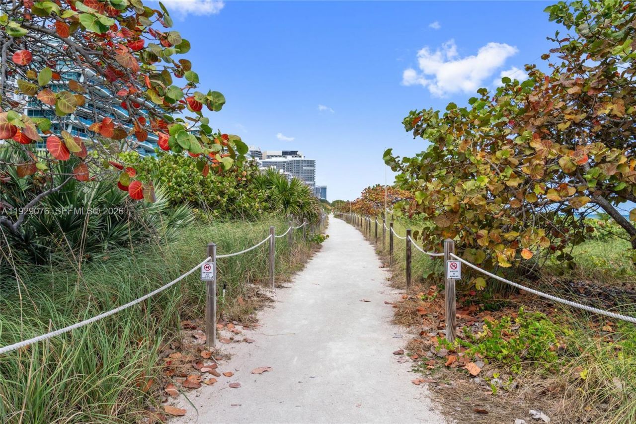 9273 Collins Ave, Unit 408, Surfside, FL 33154 Photo