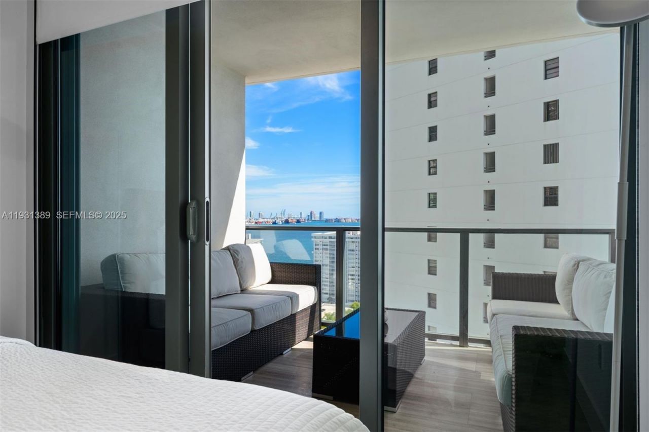 1451 Brickell Ave, Unit 1803, Miami, FL 33131 Photo