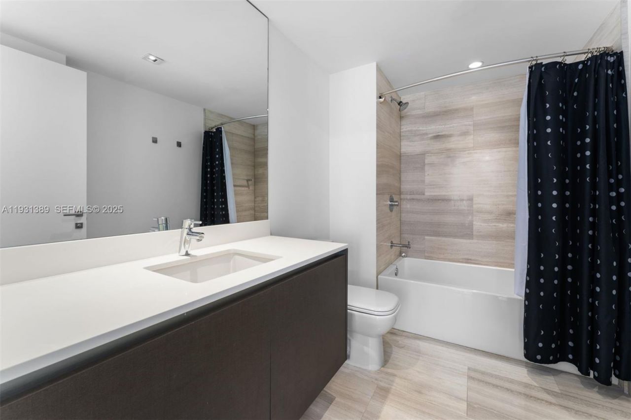 1451 Brickell Ave, Unit 1803, Miami, FL 33131 Photo