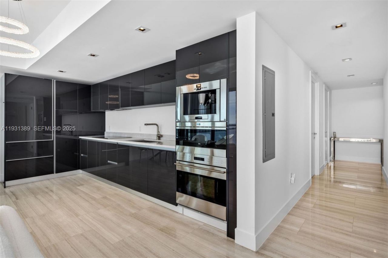 1451 Brickell Ave, Unit 1803, Miami, FL 33131 Photo