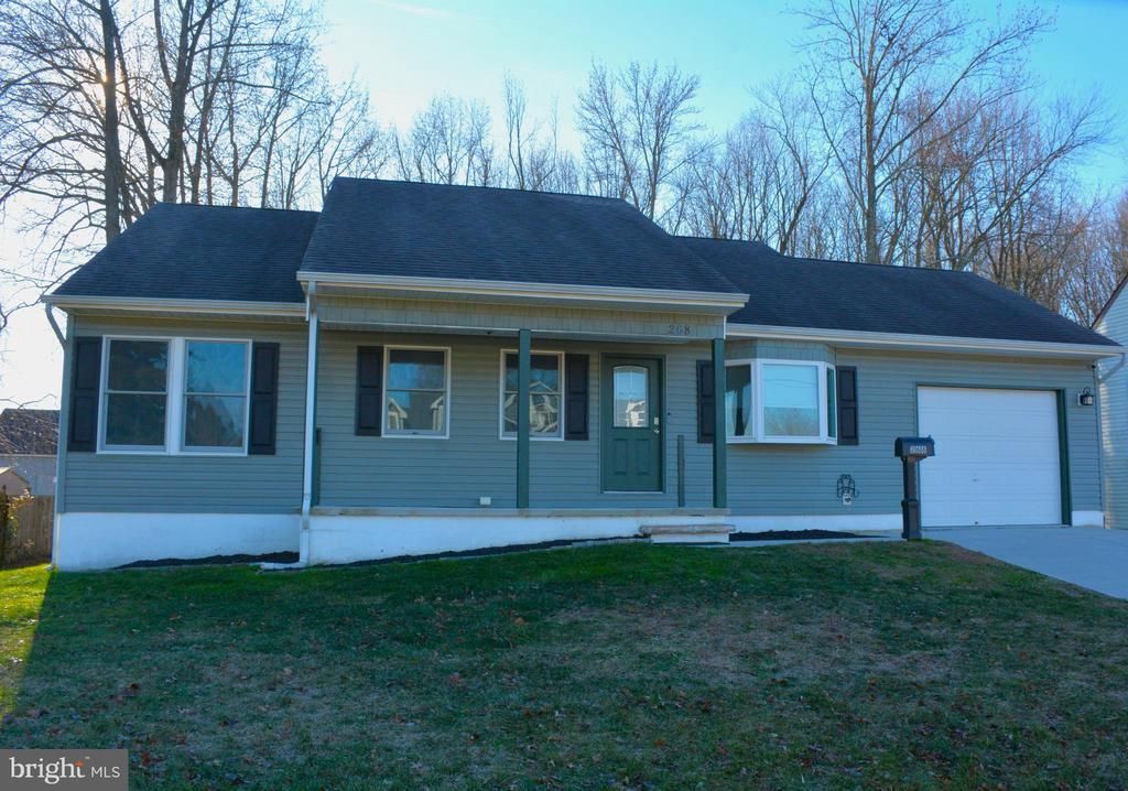 268 Memorial Avenue, Gibbstown, NJ 08027 Main Photo