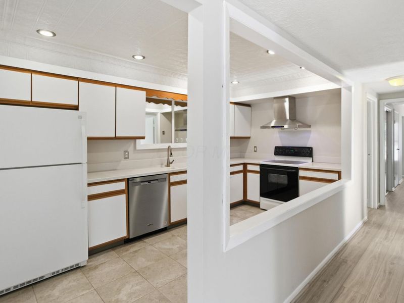 1512 Lafayette Drive, Unit B, Columbus, OH 43220 Photo 5