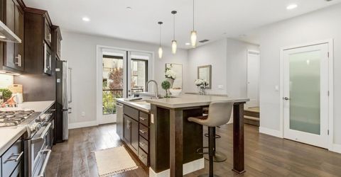 1019 Ice Cream Ln, Sacramento, CA 95814 Photo