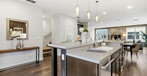 1019 Ice Cream Ln, Sacramento, CA 95814 Photo