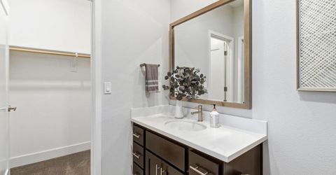 1019 Ice Cream Ln, Sacramento, CA 95814 Photo