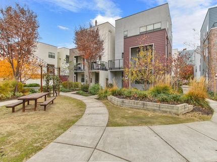 1019 Ice Cream Ln, Sacramento, CA 95814 Photo