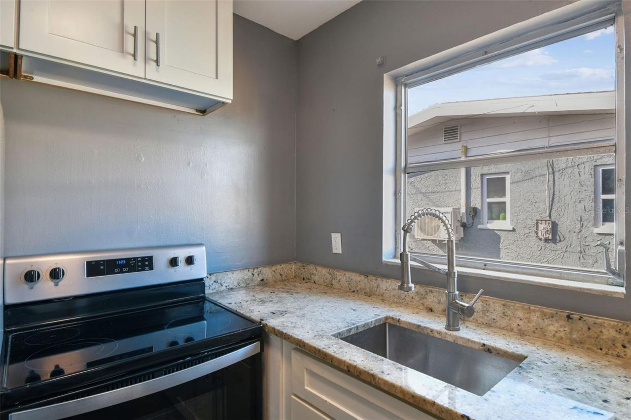 6538 42nd Avenue N, Kenneth City, FL 33709 Photo