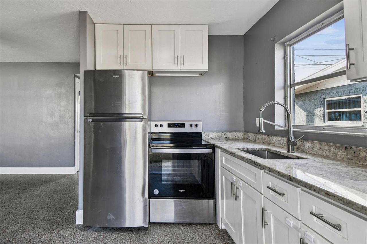 6538 42nd Avenue N, Kenneth City, FL 33709 Photo