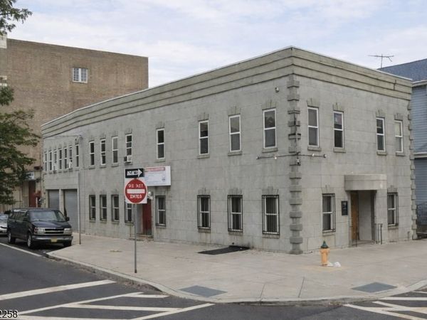 91 Pacific St, Newark, NJ 07105